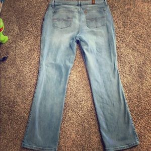 Wrangler Aura jeans
